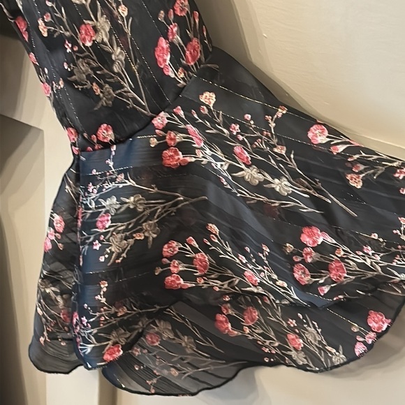 HOLLY & Joey Paris Bell Sleeve Surplice Neck Floral Maxi Dress Sheer Metallic S - Picture 8 of 15